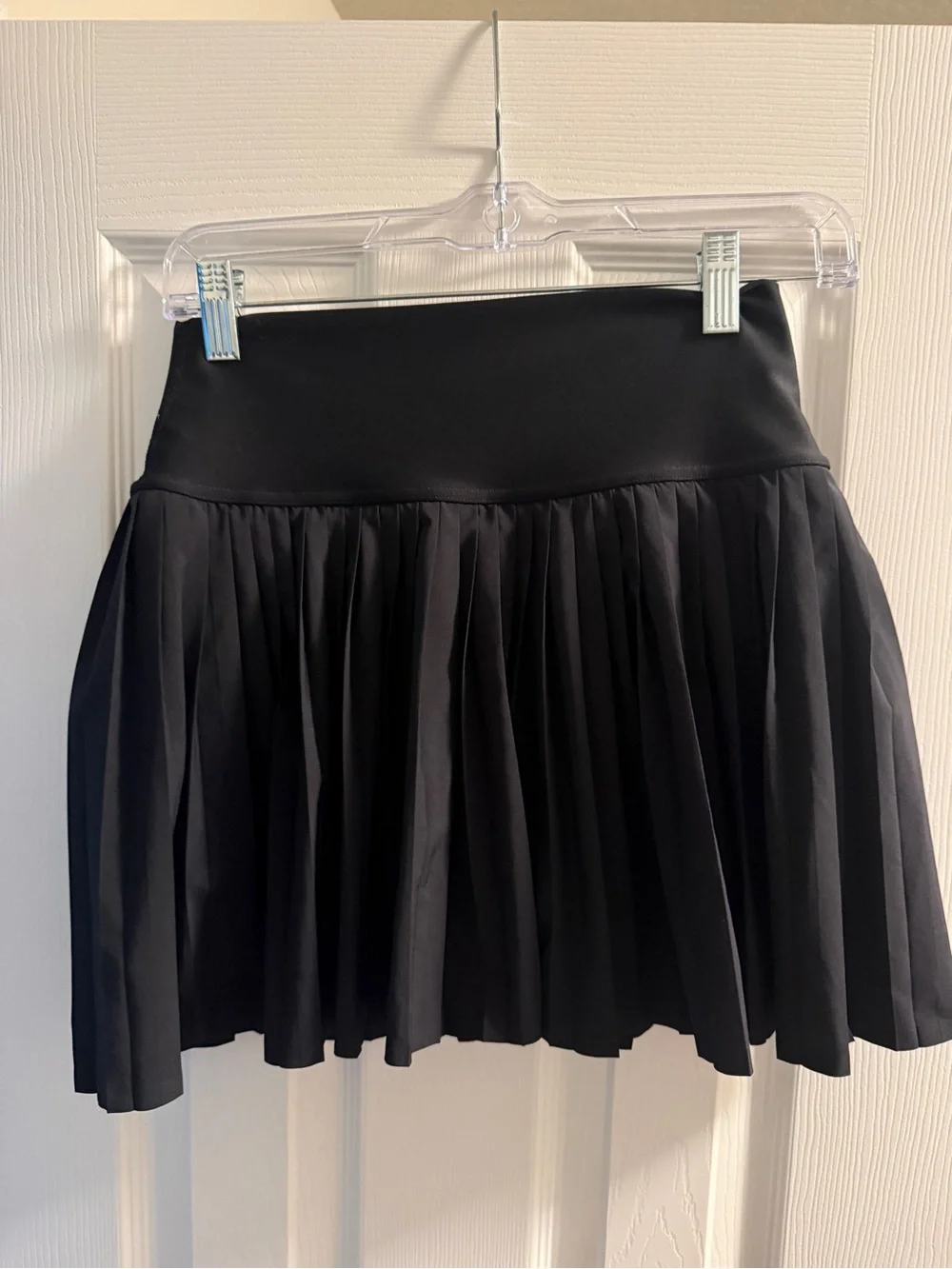 ALO Yoga Black Pleated Mini Skirt